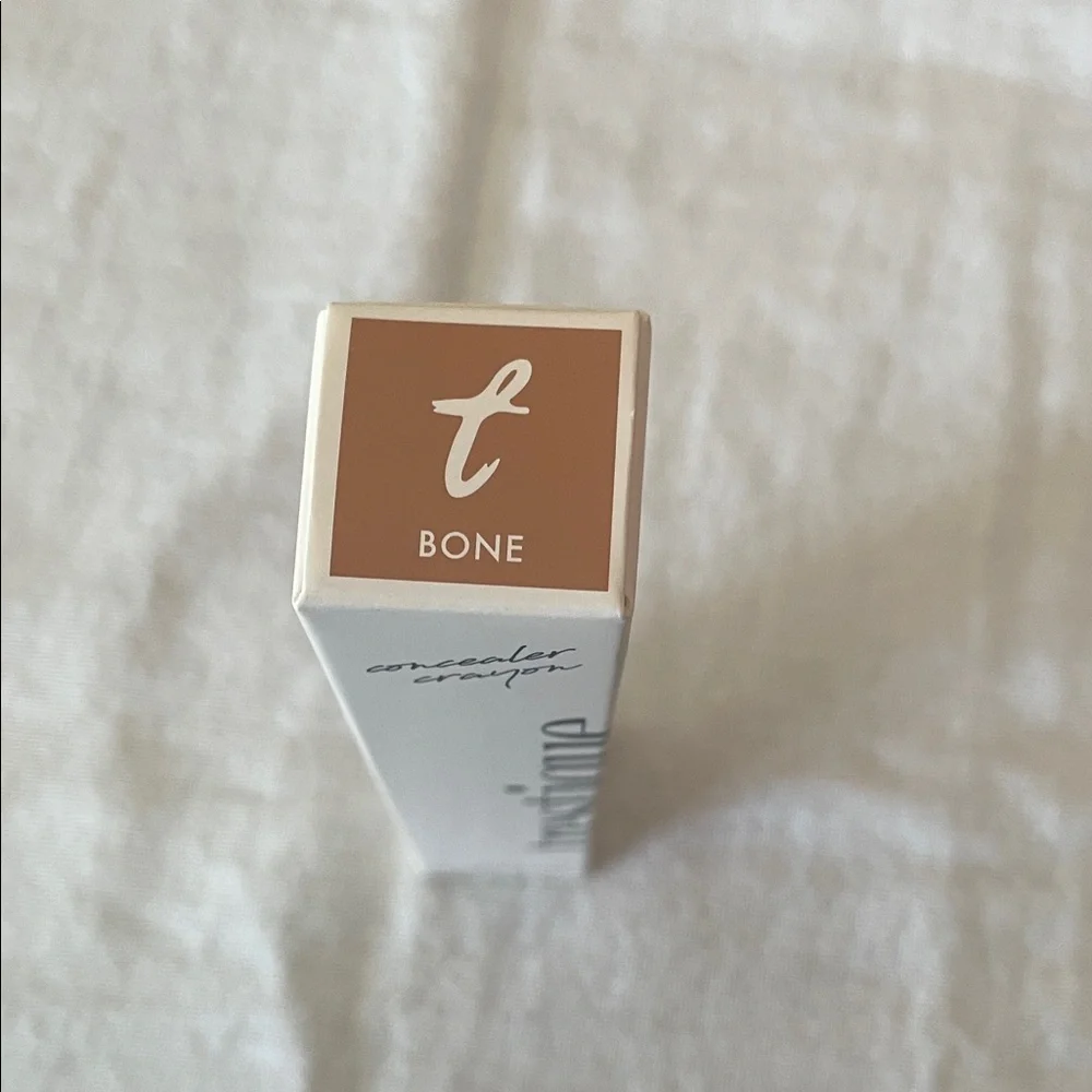 treStiQue Cream Concealer with Sponge - Picture 5 of 5